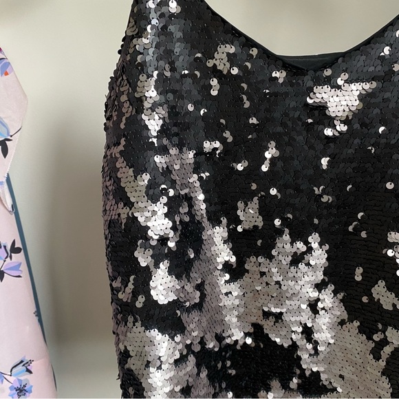 1.‎ State Sequin Tank - Picture 3 of 7